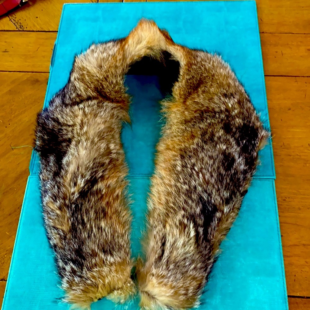 Beautiful & Warm Fox fur trim/collar to be added to a winter coat.